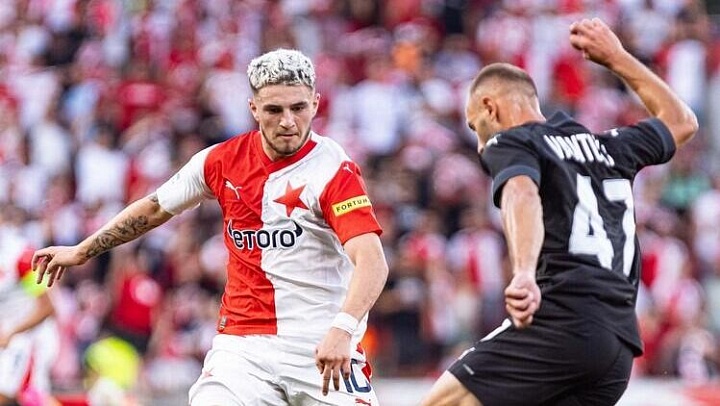 Луганский клуб "Заря" будет играть во Второй лиге