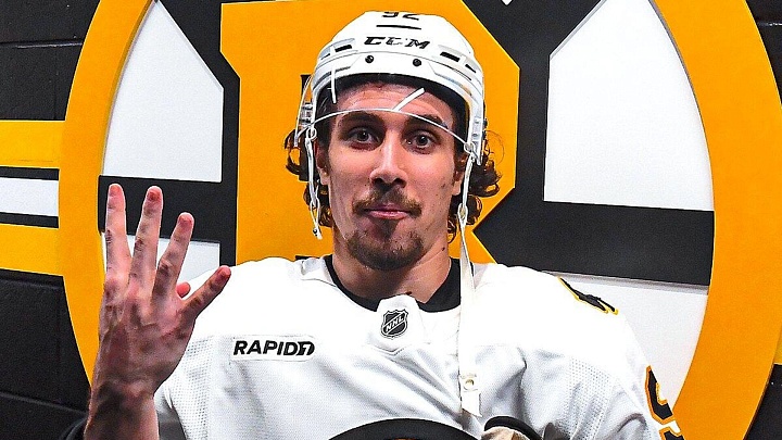 Передачи Задорова и Хуснутдинова помогли "Бостону" обыграть "Баффало"